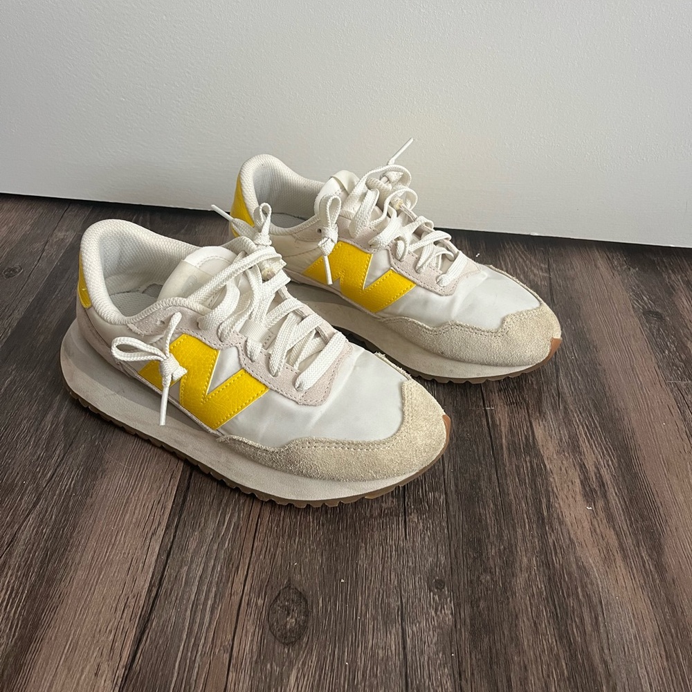 New Balance 237